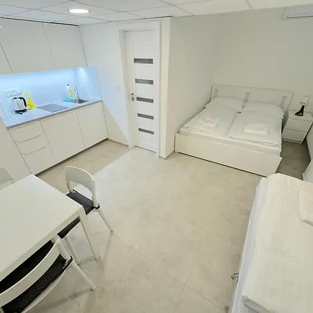 Krasny - 1 V Srdci Centra Lägenhet Bratislava